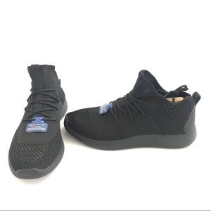 NWT Skechers Men’s Sneakers Sz 11